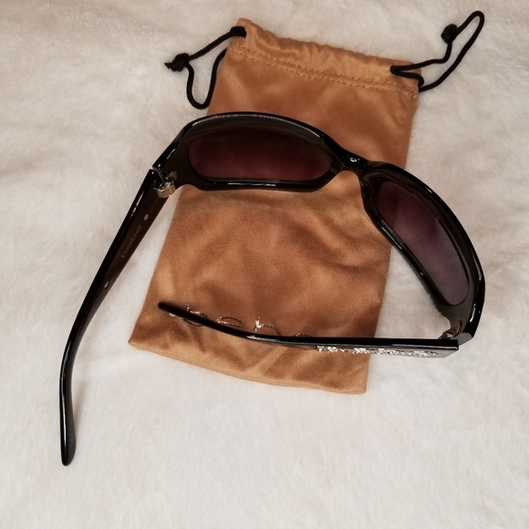 Classic BEBE brand black sunglasses with rhineston - Picture 3 of 6